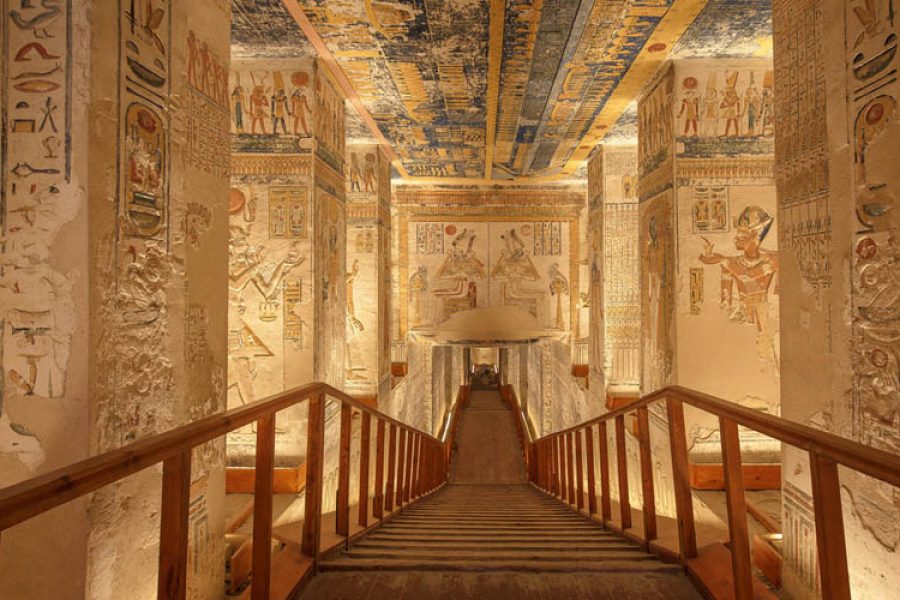 LUXOR OVER DAY